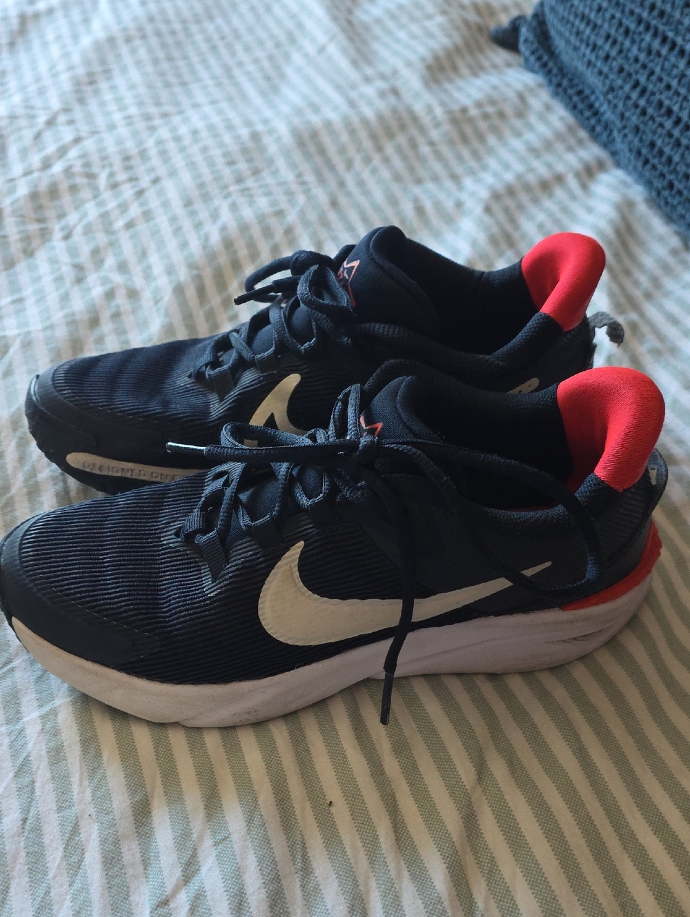 Nike Star Runner 4 GS 'Dark Obsidian Phantom'